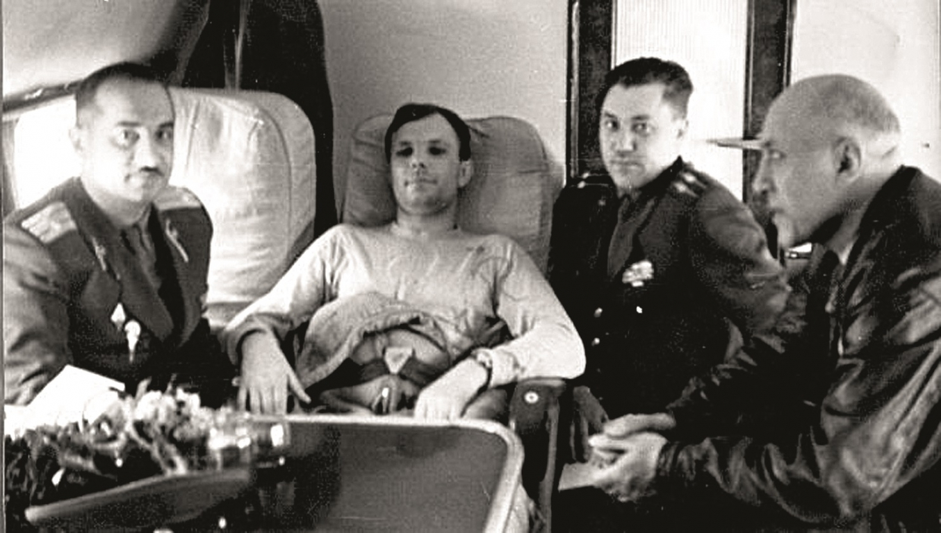 Jurijs Gagarins, pavadoņi no VDK un ārsts Volovičs