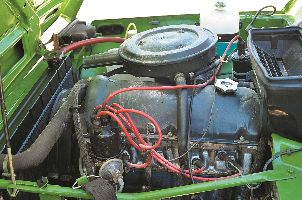  Dzinējs ir no VAZ–2106 ar nedaudz izmainītu eļļas vannas konfigurāciju un eļļas sūkņa korpusu.Aiz motora vieta rezerves ritenim, kas no drošības viedokļa nebija veiksmīgs risinājums