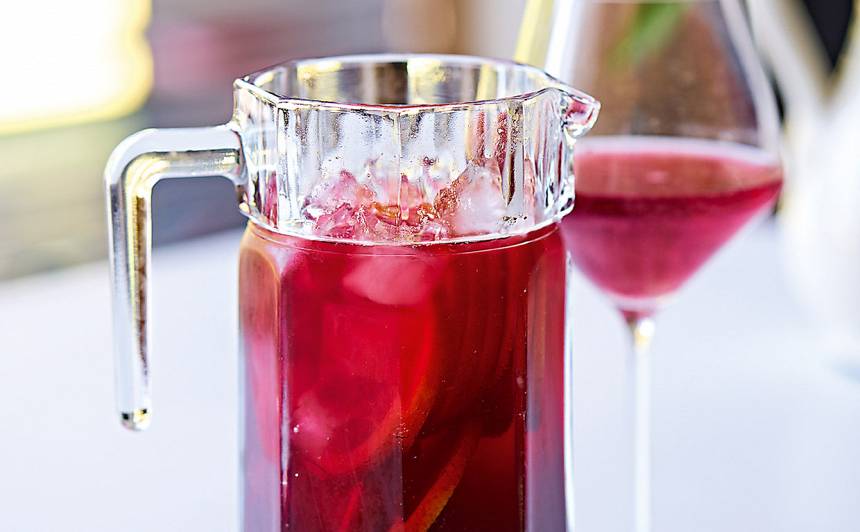 Upeņu mājas vīna sangrija ar apelsīnu recepte