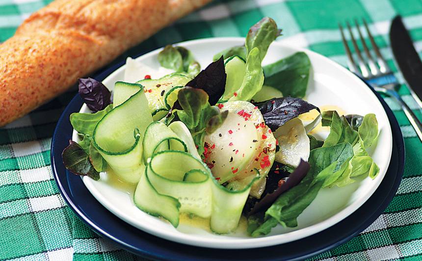 Vasaras zaļie salāti recepte