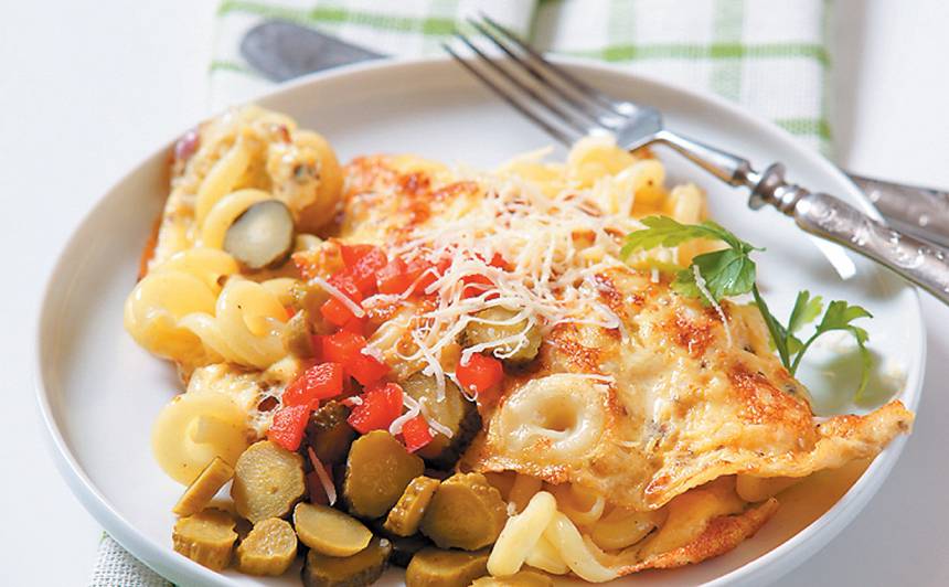 Makaronu omlete recepte