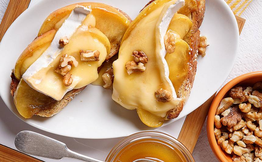 Ābolmaizes ar sieru un medu