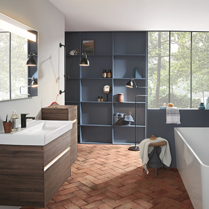 <em>Villeroy&Boch</em> ražotās vannas istabas kolekcijas.