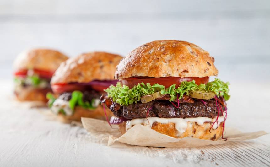 Vai burgers ir <strong>kaitīgāks par karbonādi?</strong>