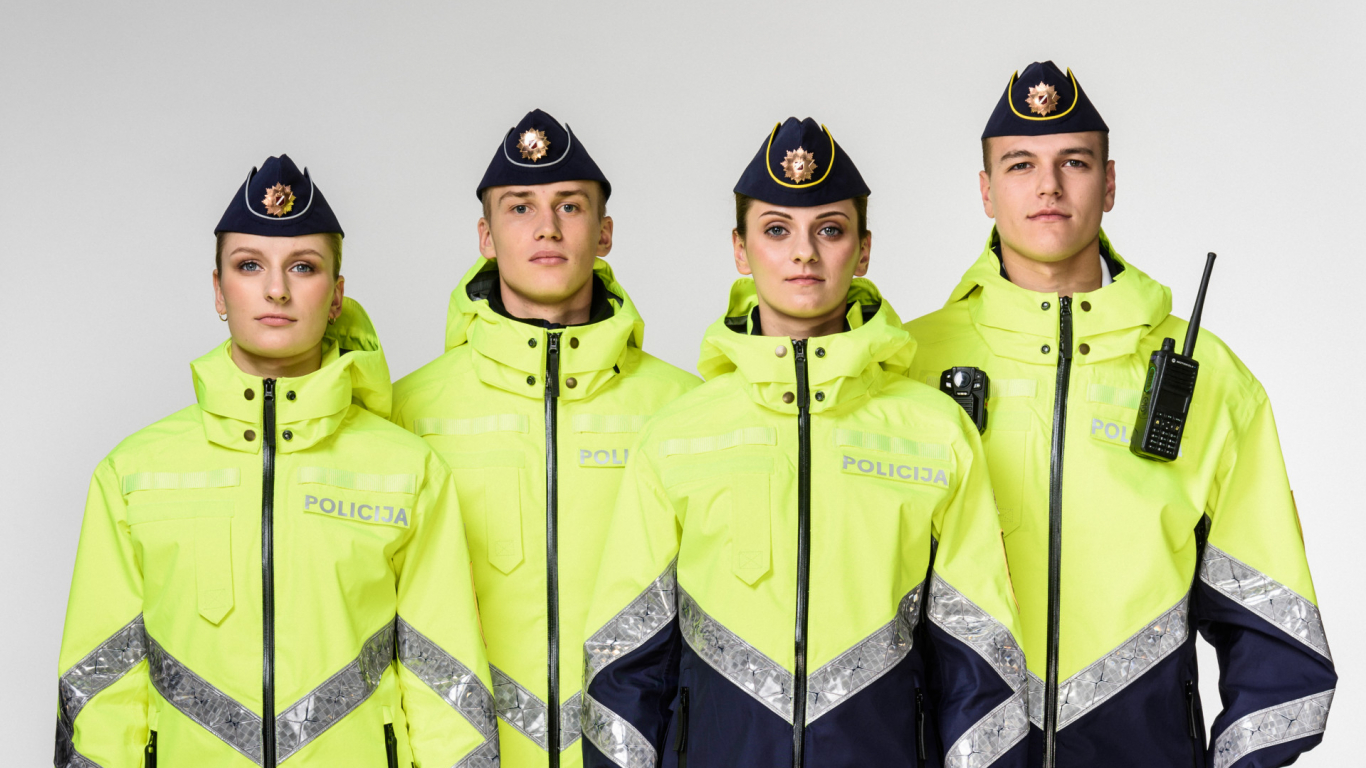 Jaunie policijas formastērpi