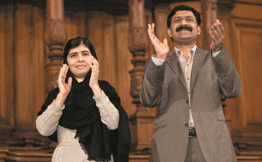 Malala ar tēvu.