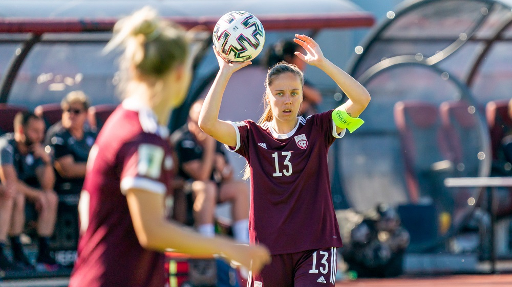 Latvijas sieviešu futbola kapteine