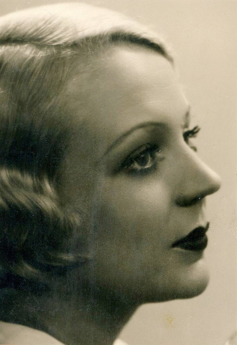 Lilita Bērziņa 30. gados, kad izvirzījās par galveno lomu atveidotāju un vadošo aktrisi Dailes teātrī.
