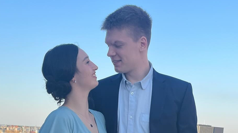 Kārlis Šiliņš un Paula Kļeščova.