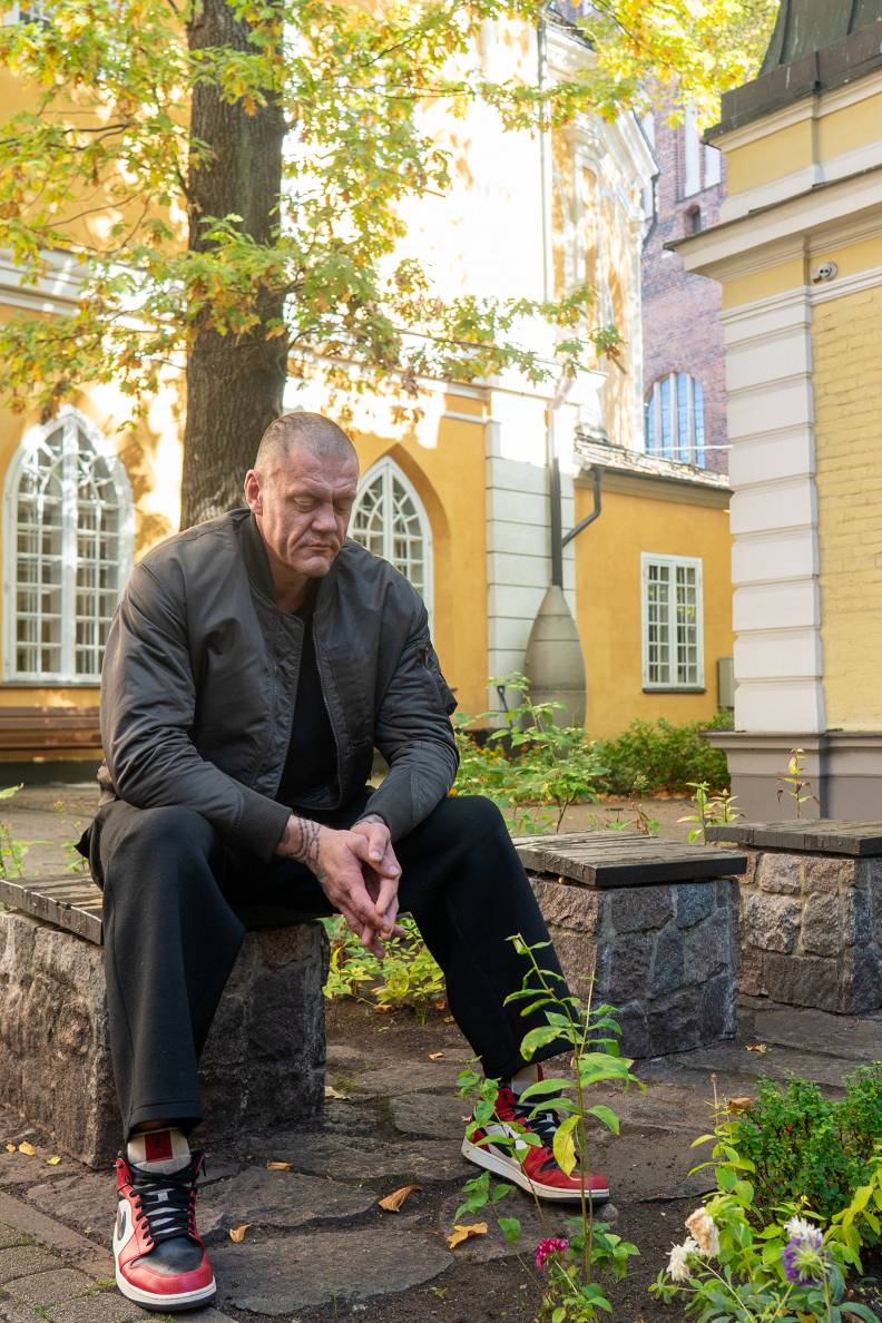 Kaspara Kambalas grēksūdze bez kamerām: Ja mani taisa par sievu sitēju, es  aizstāvēšos — Santa